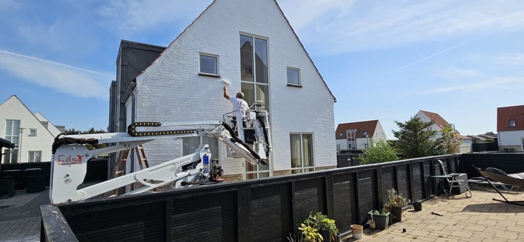 Malermester maler husfacade med lift